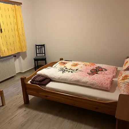 Karl Apartamento Entrelagos